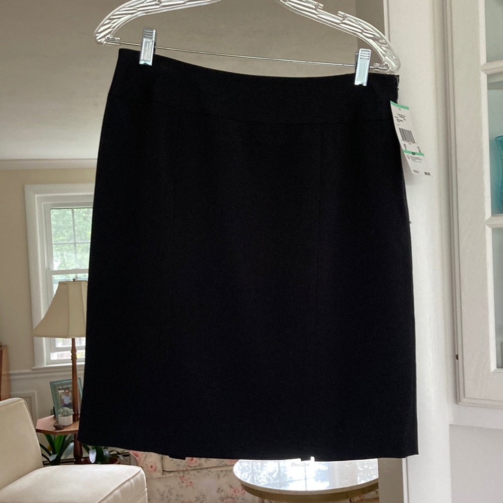 NWT WOMEN’S FULLY LINED BLACK SKIRT